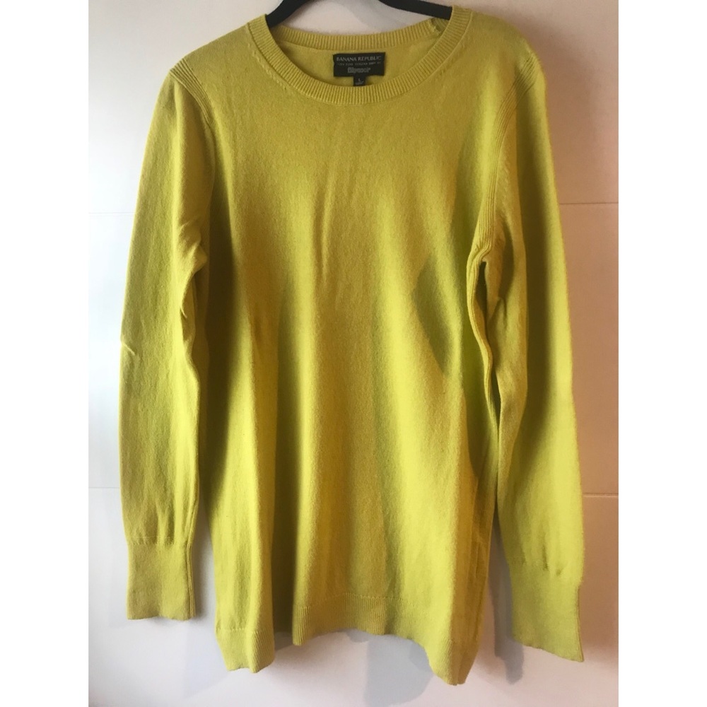 Yellow sweater